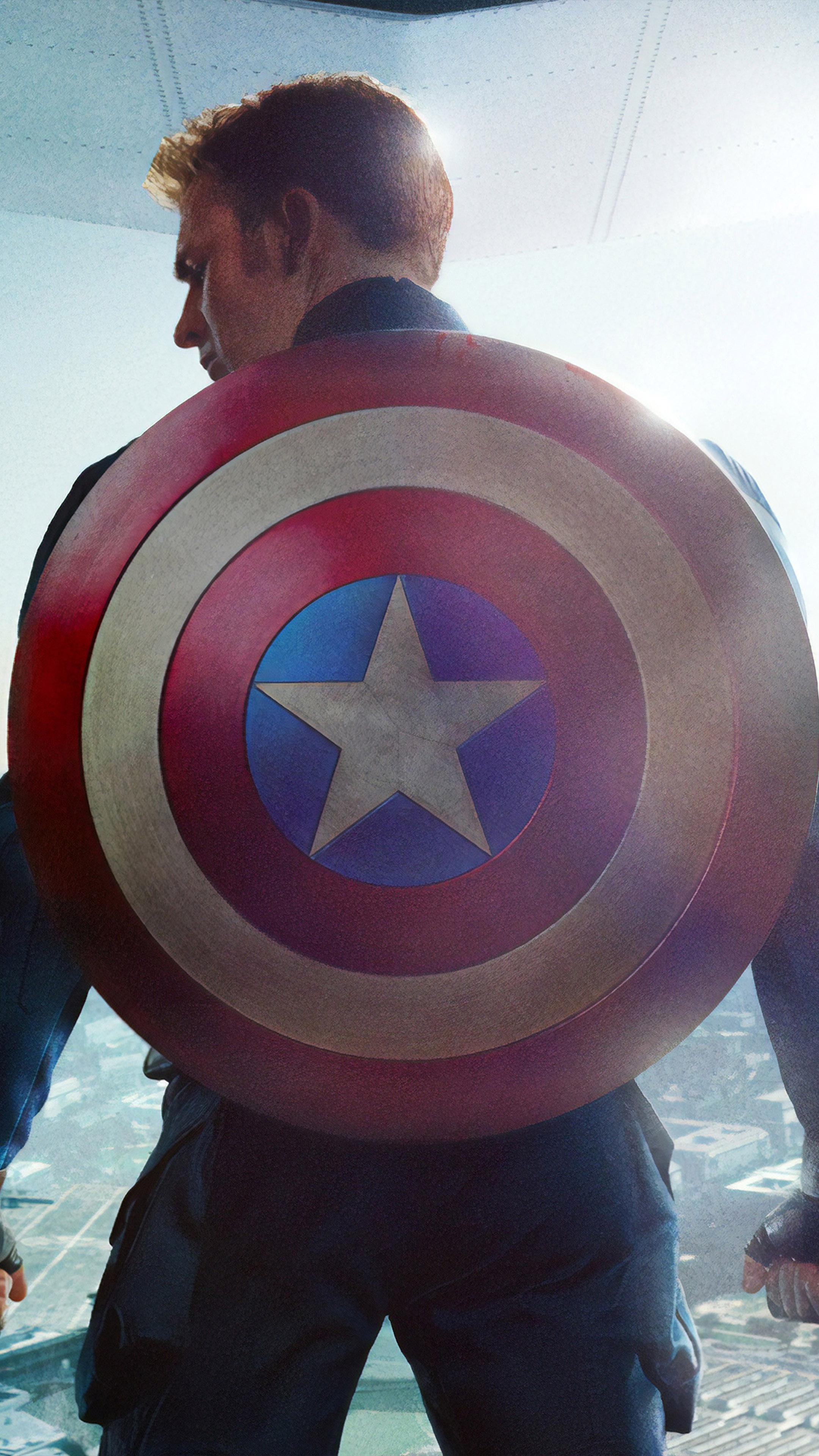 عکس استوک کریس ایوانز با نقش بسیار معروف کاپیتان آمریکا