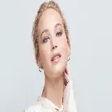 چاپ قاب موبایل و گوشی زیباترین عکس جنیفر لارنس با آرایش کم و ملایم 