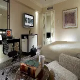 چاپ قاب موبایل و گوشی دانلود عکس استوک از دکور داخلی اتاق مبله آپارتمان 