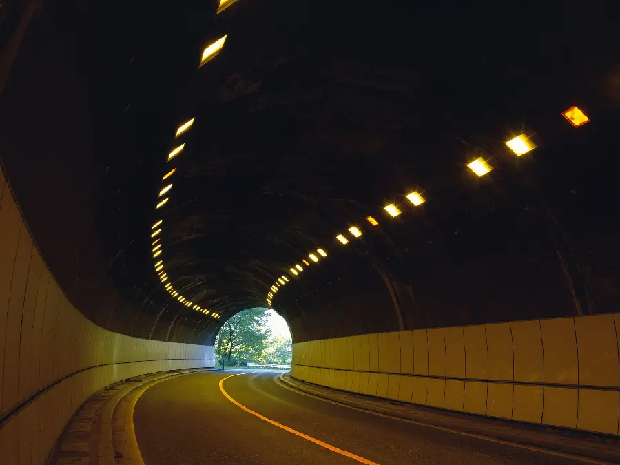 جاده و تونل
