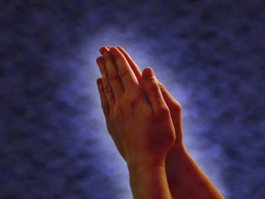 دست های دعا کننده نورانی و خاص برای عکس پروفایل