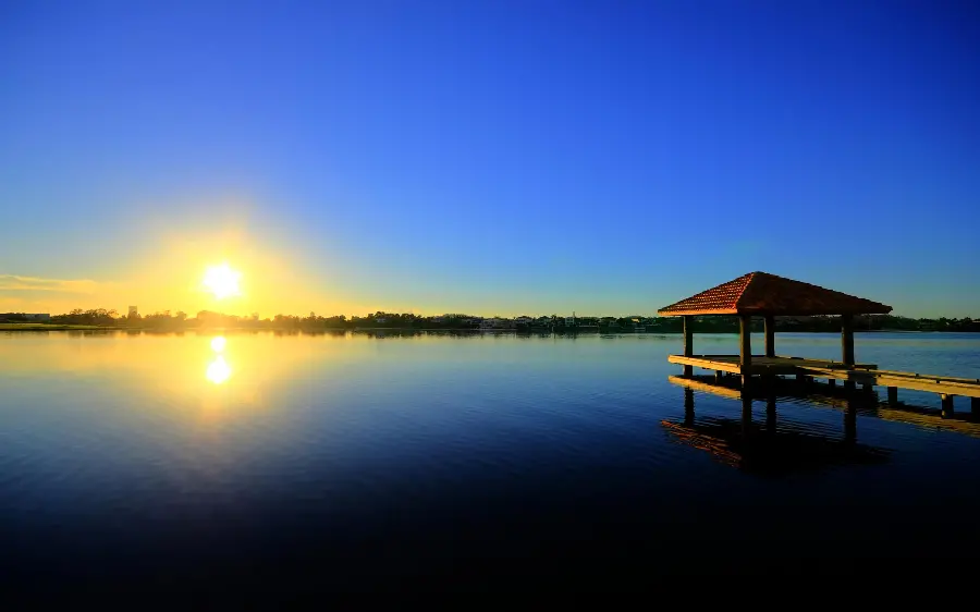 بک گراند دریاچه و غروب خورشید در استرالیا