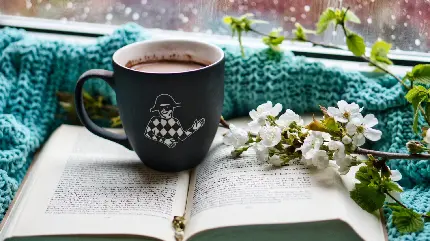 عکس پروفایل فنجان قهوه بهاری و کتاب
