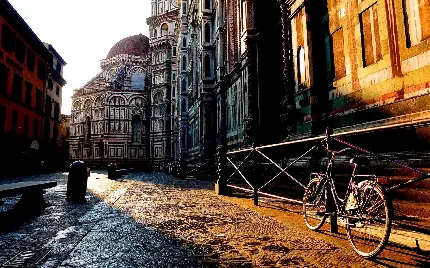 عکس خیابان‌های ایتالیا سنگ فک شده با بناهای تاریخی