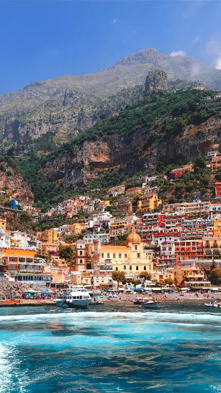 عکس شهر ساحلی و توریستی در ایتالیا برای گردشگری