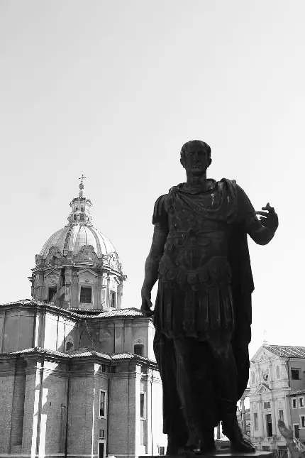 مجسمه با شکوه ژولیوس سزار