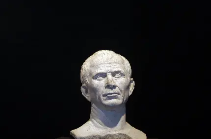 دانلود تصویر کله مجسمه ژولیوس سزار در بک گراند مشکی