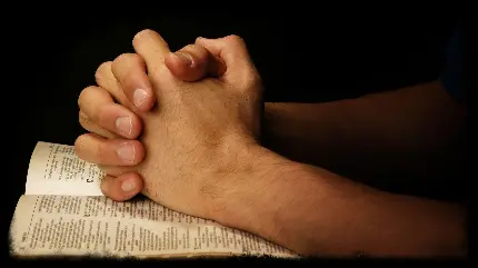 تصویر دست در حالت دعا