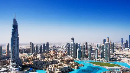 دانلود تصویر دبی در آسمان آبی و برج‌ها 6K