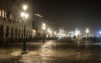 تصویر پیاده‌روهای ایتالیا در شب