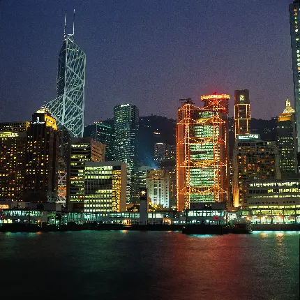 تصویر پس زمینه شهر در شب در کشور چین