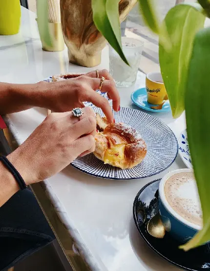 عکس شیرینی و دسرهای ایتالیایی در کافه‌ها