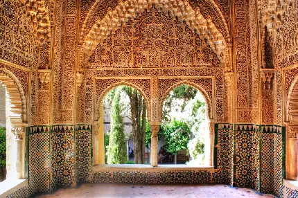 تصویر تزیینات داخلی ساختمان به شکل هندسی معماری اسلامی