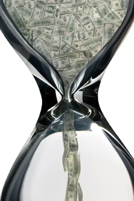 عکس مفهومی ساعت شنی با طرح اسکناس دلار آمریکا
