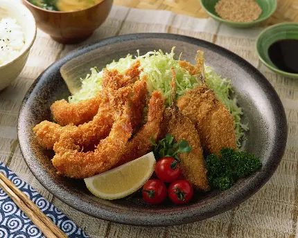 عکس با کیفیت طبخ غذاهای دریایی ماهی و میگو