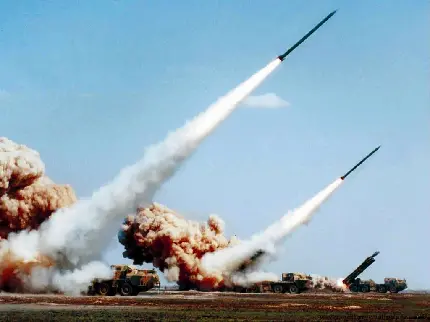 عکس موشک‌های جنگی در حال شلیک با کیفیت بالا